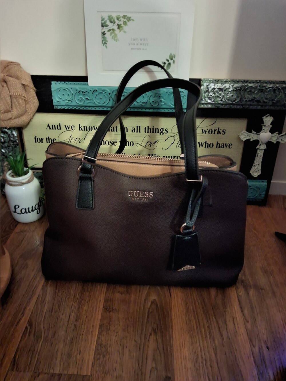 GUESS COLOR BLOCK SATCHEL